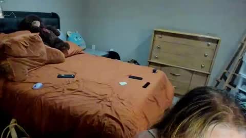 Hazel online show from 10/07/25, 01:58