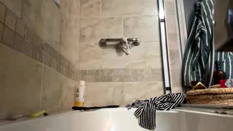 Snapshot of curvyd454066 chatting on 01/09/26, 06:21 curvyd454066 online show from 01/09/26, 06:21