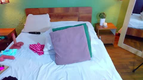 Danna online show from 04/10/26, 06:12