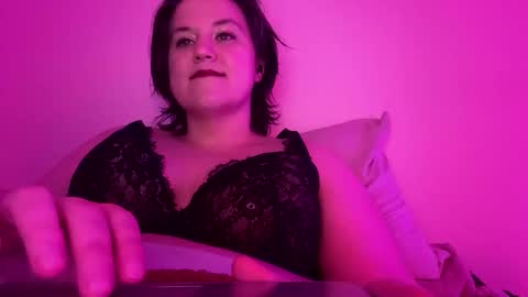 Snapshot of curvyflora chatting on 02/21/25, 05:13 CurvyFlora online show from 02/21/25, 05:13