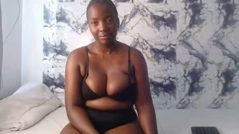 Snapshot of curvyj255 chatting on 07/17/26, 08:21 curvyj255 online show from 07/17/26, 08:21