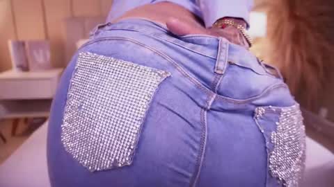 Samantha online show from 05/19/26, 05:41