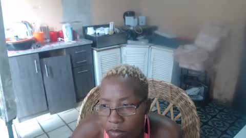 Snapshot of curvypear76x chatting on 12/09/24, 02:06 curvypear76x online show from 12/09/24, 02:06