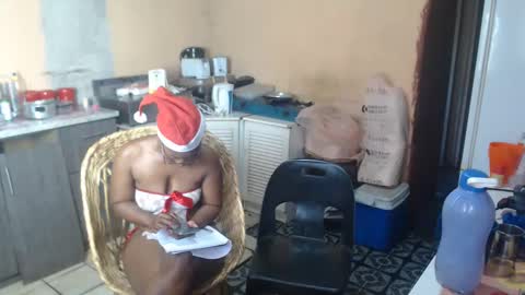 Snapshot of curvypear76x chatting on 12/13/24, 01:55 curvypear76x online show from 12/13/24, 01:55