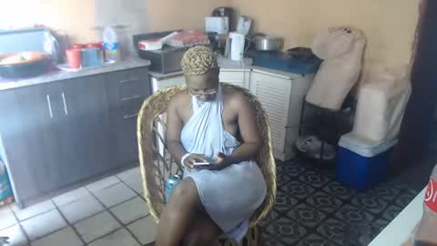Snapshot of curvypear76x chatting on 12/30/24, 02:30 curvypear76x online show from 12/30/24, 02:30