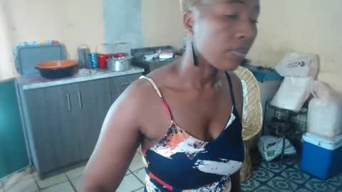 Snapshot of curvypear76x chatting on 01/07/25, 01:03 curvypear76x online show from 01/07/25, 01:03