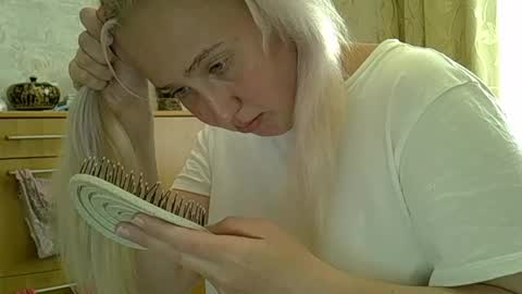 Curvy online show from 06/01/26, 10:50