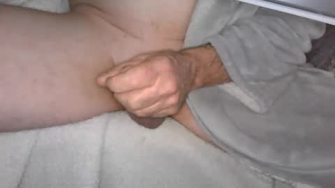 Snapshot of cut_guy64 chatting on 01/11/25, 06:03 Cut Guy online show from 01/11/25, 06:03