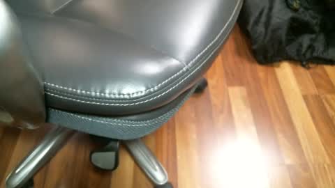 Snapshot of cutandwaxed2 chatting on 12/14/24, 02:31 BI SMOOTH MATURE SUB online show from 12/14/24, 02:31