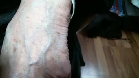 Snapshot of cutandwaxed2 chatting on 01/18/25, 07:04 BI SMOOTH MATURE SUB online show from 01/18/25, 07:04