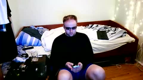 Snapshot of cute69696969 chatting on 04/03/26, 09:24 cute69696969 online show from 04/03/26, 09:24