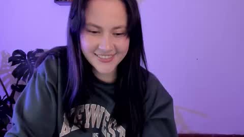 Snapshot of cute__berry chatting on 11/09/25, 04:00 Vivi online show from 11/09/25, 04:00