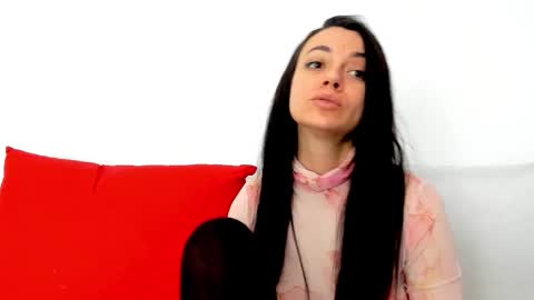 Snapshot of cute_angel95 chatting on 02/15/25, 10:00 cute_angel95 online show from 02/15/25, 10:00