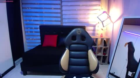 cute_angel_1 online show from 11/05/25, 12:05