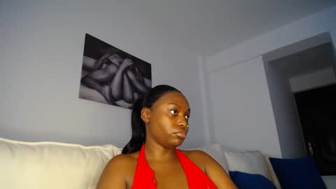 Snapshot of cute_ass18 chatting on 12/31/24, 09:10 Liya online show from 12/31/24, 09:10