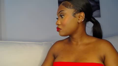 Snapshot of cute_ass18 chatting on 02/04/25, 11:05 Liya online show from 02/04/25, 11:05