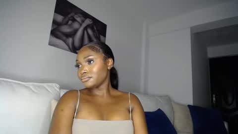 Snapshot of cute_ass18 chatting on 02/10/25, 06:03 Liya online show from 02/10/25, 06:03