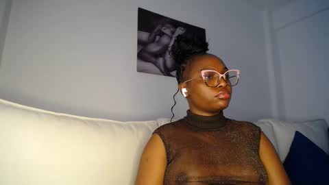 Snapshot of cute_ass18 chatting on 02/28/25, 10:30 Liya online show from 02/28/25, 10:30
