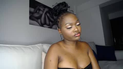 Snapshot of cute_ass18 chatting on 03/03/25, 04:24 Liya online show from 03/03/25, 04:24