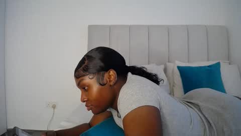 Snapshot of cute_ass18 chatting on 09/16/25, 12:39 Liya online show from 09/16/25, 12:39