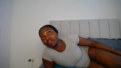 Snapshot of cute_ass18 chatting on 09/23/25, 09:34 Liya online show from 09/23/25, 09:34