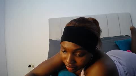 Snapshot of cute_ass18 chatting on 10/01/25, 07:36 Liya online show from 10/01/25, 07:36
