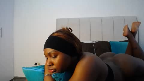 Snapshot of cute_ass18 chatting on 10/16/25, 10:05 Liya online show from 10/16/25, 10:05