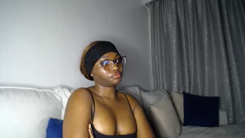 Liya online show from 04/21/26, 01:42