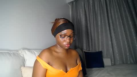 Liya online show from 04/22/26, 01:08