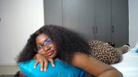 Liya online show from 07/07/26, 01:19