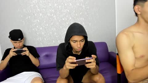 Snapshot of cute_boys18 chatting on 01/17/25, 01:56 ARTURO-18 MATIAS-18 NIKOLAY-19 HADES-18 GABO-19 online show from 01/17/25, 01:56