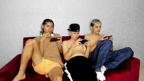 Snapshot of cute_boys18 chatting on 01/20/25, 05:48 ARTURO-18 MATIAS-18 NIKOLAY-19 HADES-18 GABO-19 online show from 01/20/25, 05:48