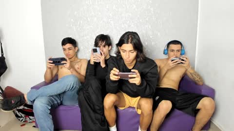 Snapshot of cute_boys18 chatting on 01/29/25, 08:04 ARTURO-18 MATIAS-18 NIKOLAY-19 HADES-18 GABO-19 online show from 01/29/25, 08:04