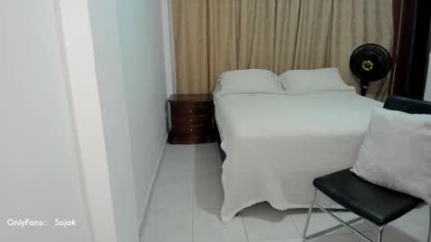 Sara online show from 10/21/25, 02:34