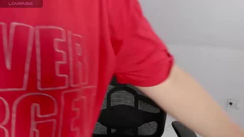 cloe chanel online show from 11/28/25, 03:25