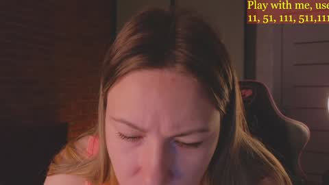 Snapshot of cute_darina chatting on 12/22/24, 08:27 Everyday stream in the same time online show from 12/22/24, 08:27