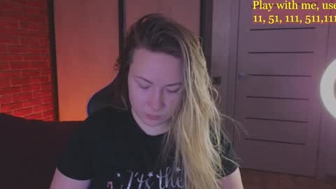 Snapshot of cute_darina chatting on 01/12/25, 04:52 Everyday stream in the same time online show from 01/12/25, 04:52