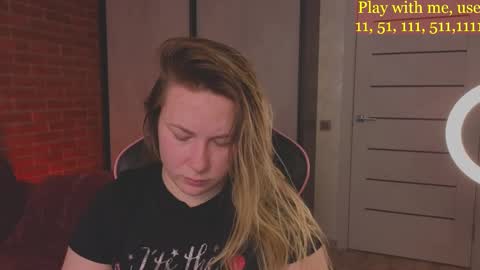 Snapshot of cute_darina chatting on 02/19/25, 05:16 Everyday stream in the same time online show from 02/19/25, 05:16