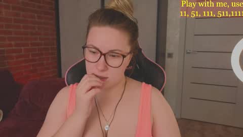 Snapshot of cute_darina chatting on 02/19/25, 08:22 Everyday stream in the same time online show from 02/19/25, 08:22