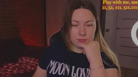 Snapshot of cute_darina chatting on 03/07/25, 01:31 Everyday stream in the same time online show from 03/07/25, 01:31