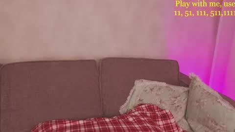 Snapshot of cute_darina chatting on 09/27/25, 01:32 Everyday stream in the same time online show from 09/27/25, 01:32