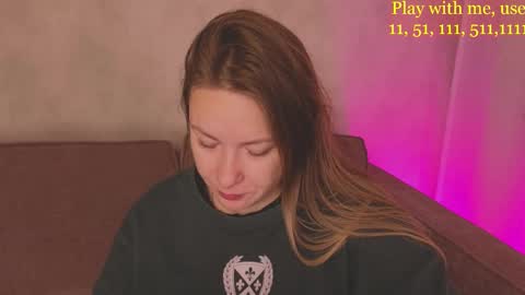 Snapshot of cute_darina chatting on 10/04/25, 01:25 Everyday stream in the same time online show from 10/04/25, 01:25