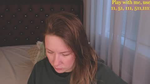 Everyday stream in the same time online show from 04/03/26, 01:25