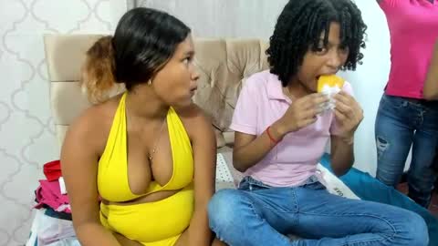 Snapshot of cute_ebony_18_ chatting on 10/17/25, 01:03 cute_ebony_18_ online show from 10/17/25, 01:03