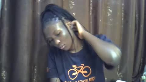 Snapshot of cute_emmy1 chatting on 10/25/25, 10:34 cute_emmy1 online show from 10/25/25, 10:34