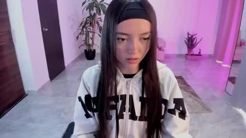 Bella Fox online show from 11/04/25, 02:49