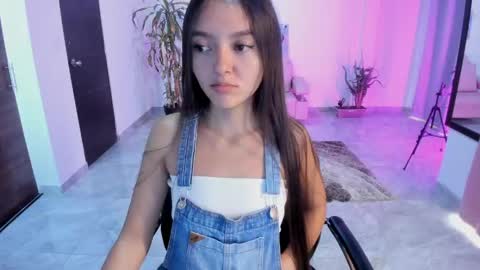 Snapshot of cute_fox_1 chatting on 05/30/26, 02:25 Bella Fox online show from 05/30/26, 02:25