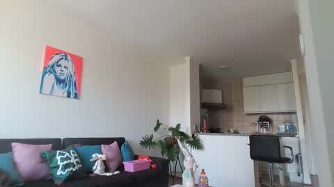 Cute friends online show from 11/22/25, 06:51