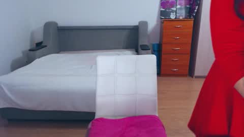 cute_jes online show from 02/02/25, 04:54