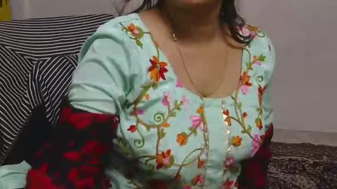 kashmira online show from 01/19/26, 05:33